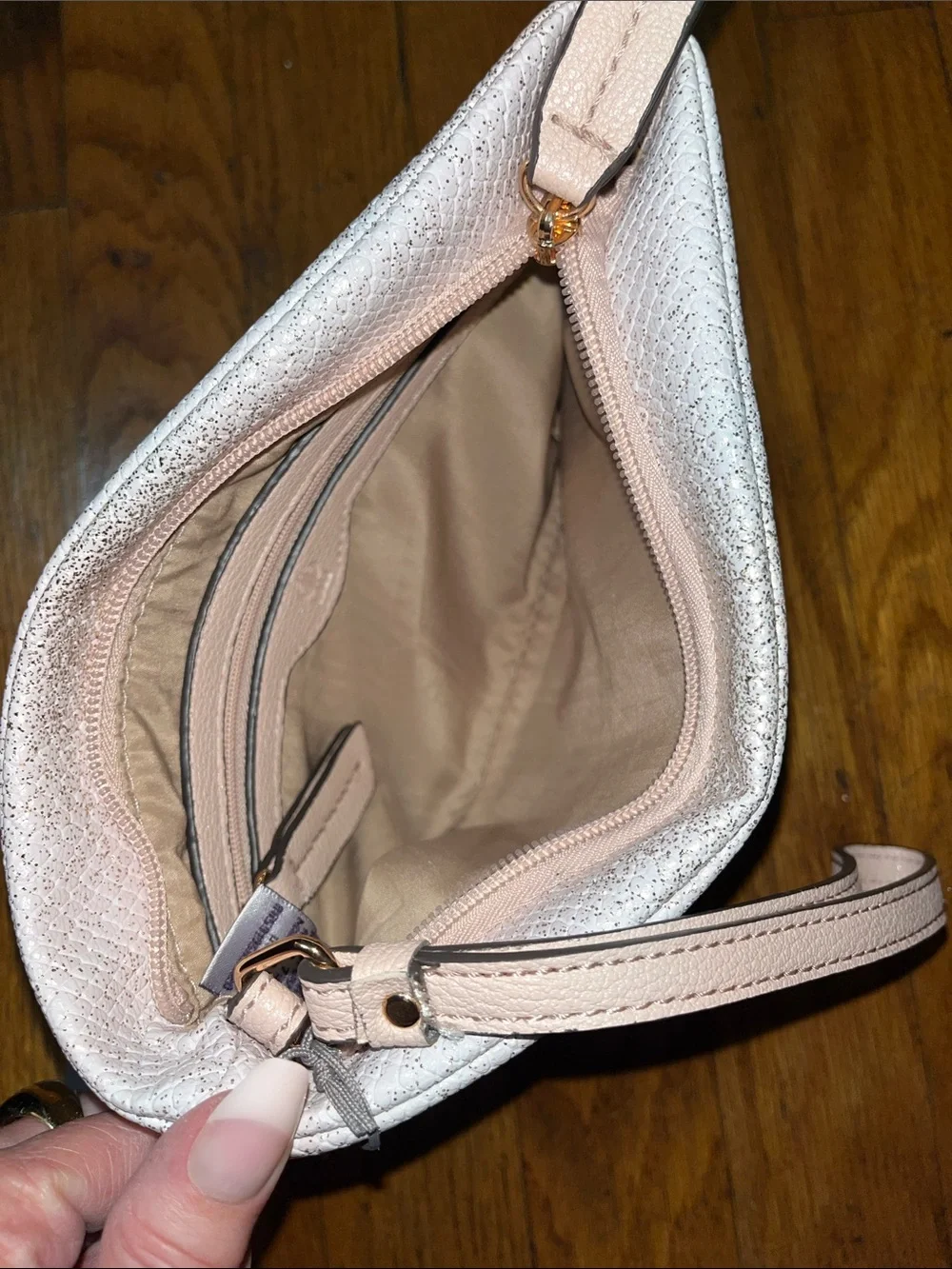 NWT Jennifer Lopez Petal Metallic Kylie Wristlet Clutch